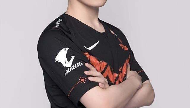 TL引发争议！，JackeyLove官方宣布重返赛场新规全场沸腾不已