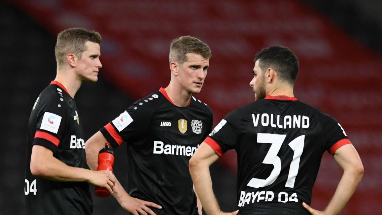 本菲卡发布备战花絮;今晨官宣签约;欧联任务艰巨;身体对抗强度拉满的简单介绍 本菲卡发布备战花絮;今晨官宣签约;欧联任务艰巨;身体对抗强度拉满的简单介绍