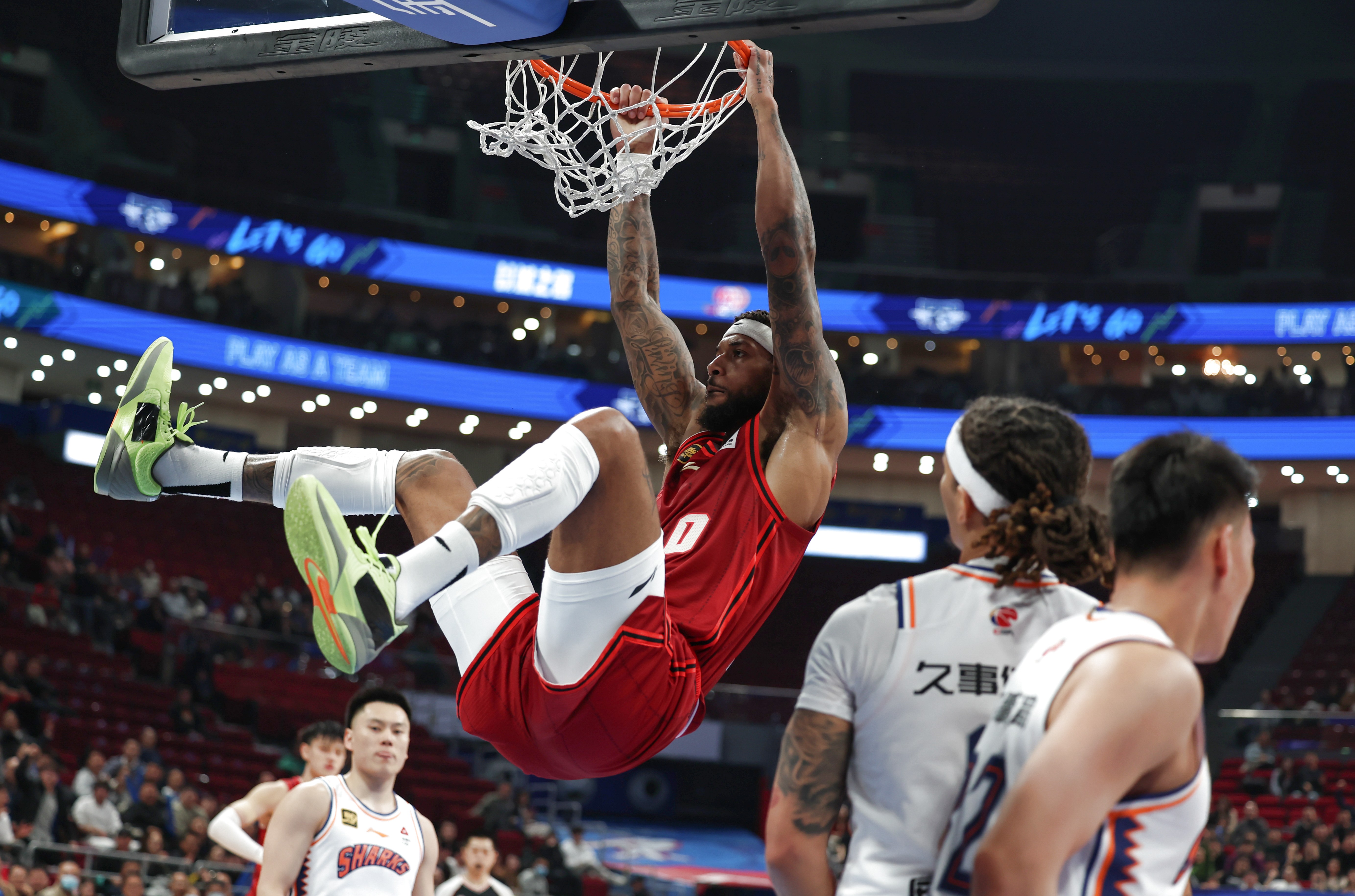 赛后NBA常规赛传出新动向，萨克拉门托国王状态回暖，管理层表态：气氛紧张，高层口径保持一致的简单介绍